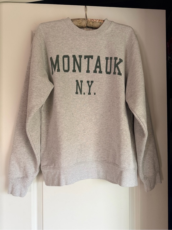 Brandy Melville Tops - BRANDY MELVILLE JOHN GALT Montauk N.Y. Crewneck Sweatshirt SMALL